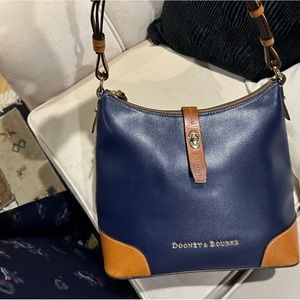 Selling my Dooney & Bourke Shoulder Bag.